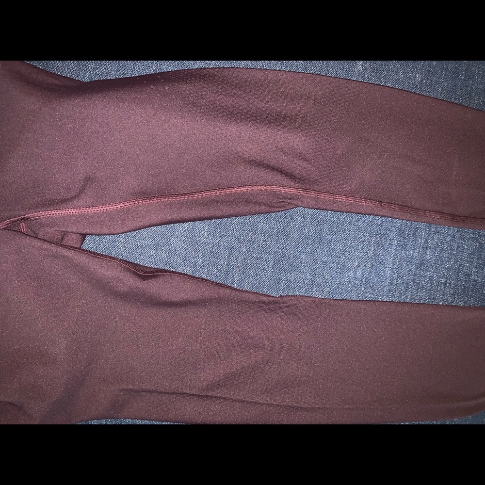 NWT In Focus Run Tight - Picture 2 of 4